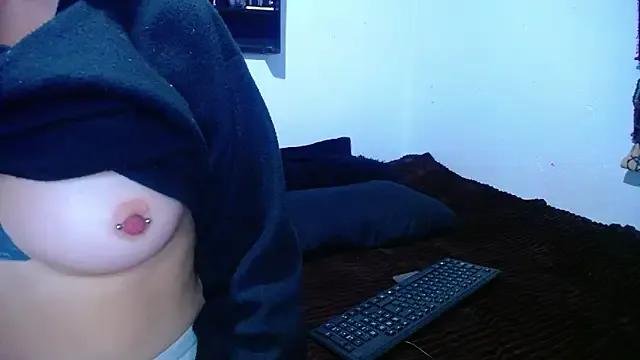 sarayy_collins1 on StripChat