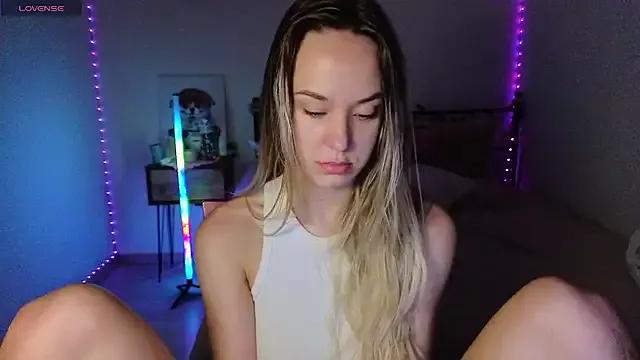 SexyCocobutt — Play with 2 dildos