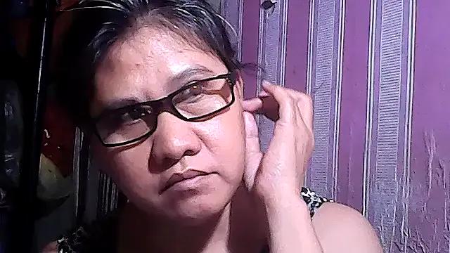 sweetsosie18 on StripChat 