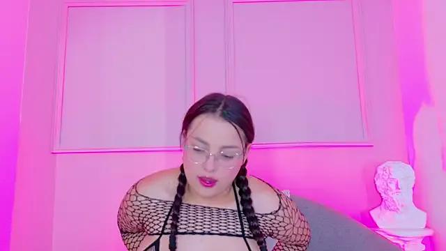 tessa_bunny — Booty Jiggling Close-Up with Oil 