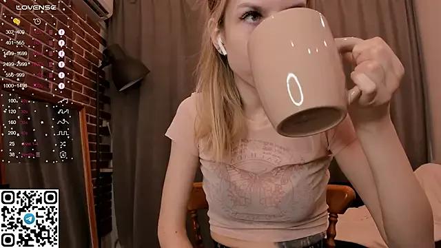 tyty_piupiu on StripChat 
