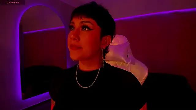 ZahaRose on StripChat 