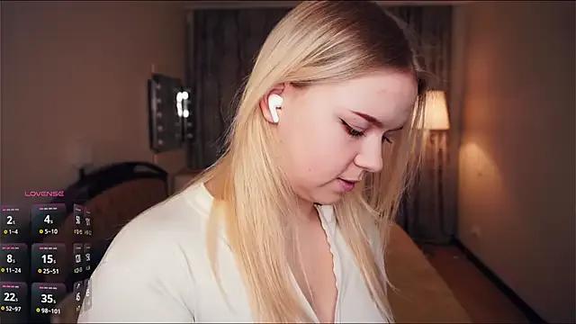 ZaraCreedon on StripChat 